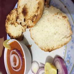 A picture of Pav bhaji.