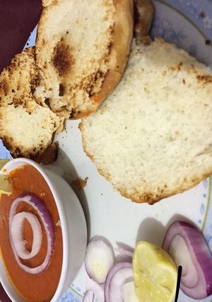 A picture of Pav bhaji.
