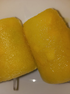 Una foto de Helado de mango biche