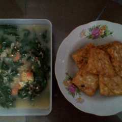 Sayur daun ketela kuah kemiri & ebi রেসিপির প্রধান ছবি