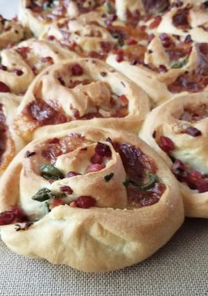 Foto di Torta di rose salata