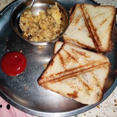 A picture of Bread sandwich.