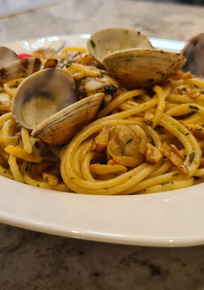 Una foto de Espaguetis a la vongole