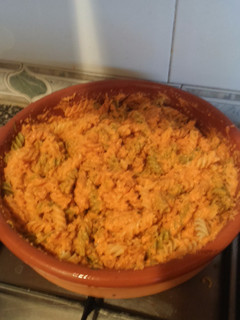 Una foto de Macarrones (espirales) con carne