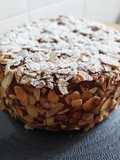 Tarta 'Sara' de trufa con coulis de moras silvestres (sin gluten)