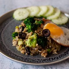 A picture of Broccoli and Thai pesto stir fried rice.