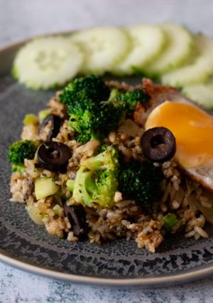A picture of Broccoli and Thai pesto stir fried rice.