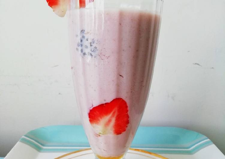 How to Prepare Speedy Strawberry chia milkshake