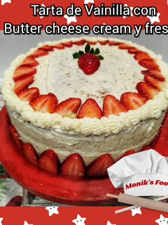 Una foto de Tarta de vainilla con butter cheese cream y fresas