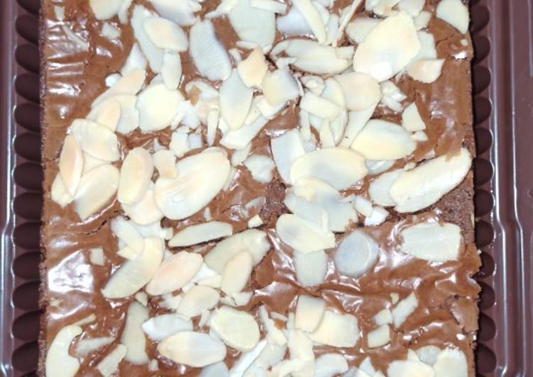 Bagaimana Membuat Brownies Almond Shuny Crust &amp; Fuggy, Menggugah Selera