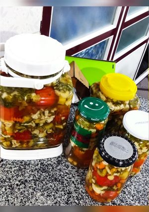 عکسی از دستور ترشی گوجه فرنگی