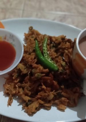 A picture of Mixed veg pakoda.