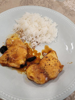 Una foto de Pollo al ajo negro facilísimo, sano y muy rico