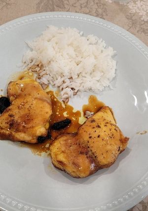 Una foto de Pollo al ajo negro facilísimo, sano y muy rico