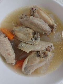 รูปของ ต้มจืดปีกไก่ใส่ฟัก เมนูเด็ก 2 ขวบ