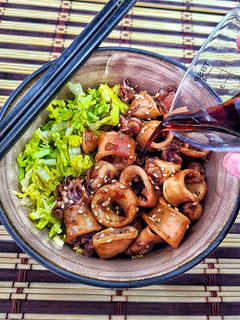 Una foto de Calamares asados al estilo oriental