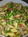 Ensalada de coditos con atún