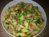 Ensalada de coditos con atún