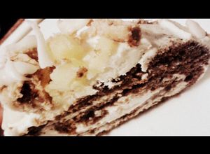 Una foto de Manjar blanco de piña,coco,chocolate blanco y queso crema 