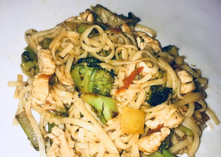 Easiest Way to Prepare Homemade Wok veggie-chicken pasta