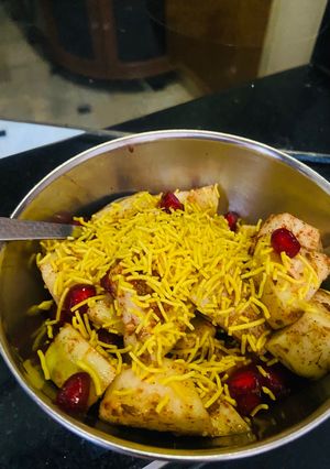 खट्टा-मीठा अमरूद चाट (guava masala chat) रेसिपी मुख्य फोटो