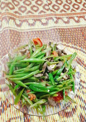 Hình của món Đậu cove xào tim heo.