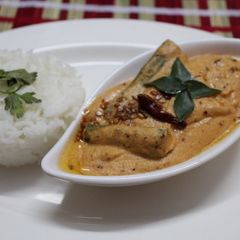 A picture of Drumstick With Coconut Gravy Curry.