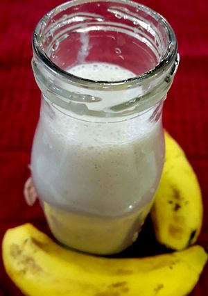 A picture of Oats & Banana Milk Shake.