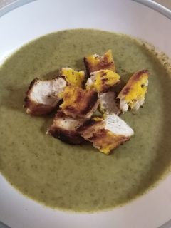 Medvehagyma krémleves recept fotója