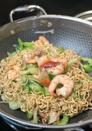 Hình của món Mì gói xào hải sản.