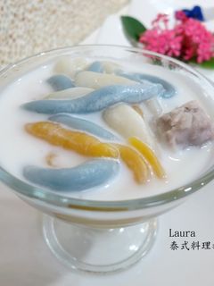 ♦泰泰風食尚廚房♦天然植物色的泰式湯圓甜品 的食譜成品照片