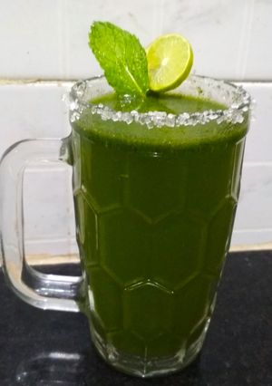 A picture of Mint Lemonade.
