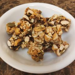 A picture of Roasted nuts chunks.