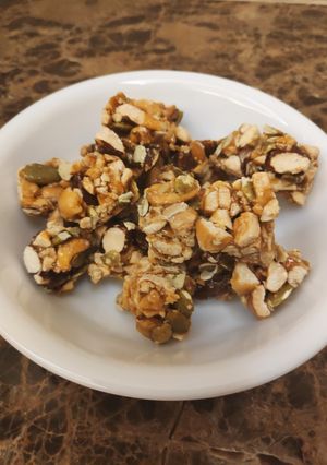 A picture of Roasted nuts chunks.