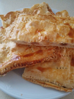 Una foto de Empanada mixta con dátiles