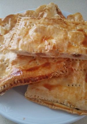 Una foto de Empanada mixta con dátiles