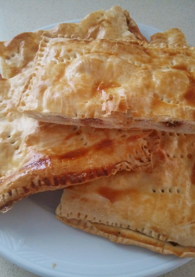 Una foto de Empanada mixta con dátiles