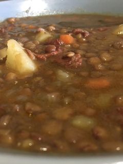 Una foto de Lentejas con verdura y chorizo