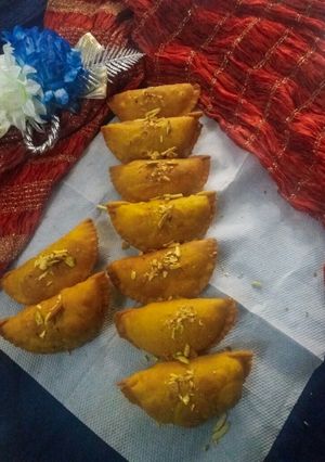 A picture of Mava wheat flour gujiya.