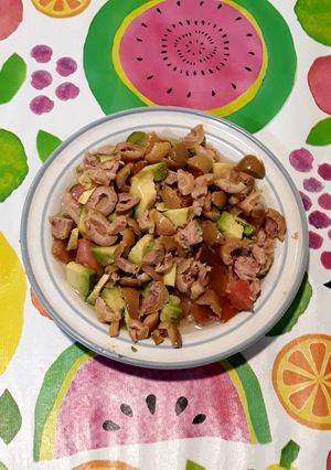 Foto principal de Relleno de atún y verduras con aguacate