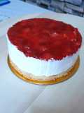 स्ट्रॉबेरी चीज केक (strawberry cheese cake recipe in marathi)