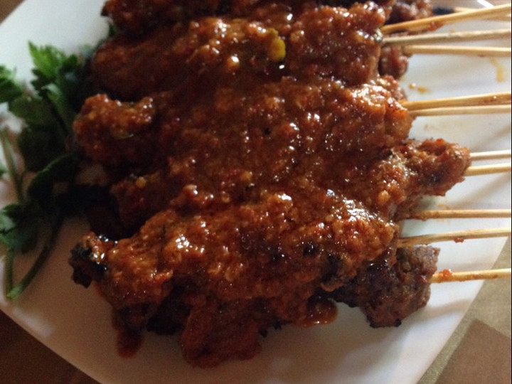 Bagaimana Menyiapkan Sate Daging Bumbu Pedas, Bikin Ngiler