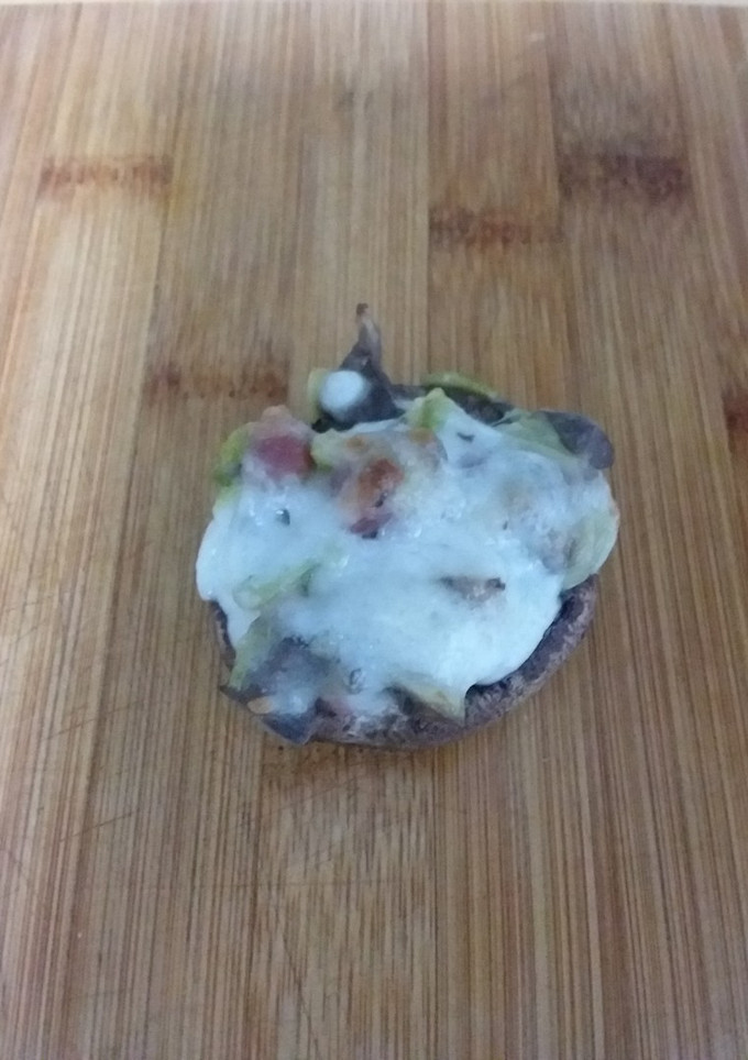 Una foto de 🍄Champiñón relleno de jamón🥓