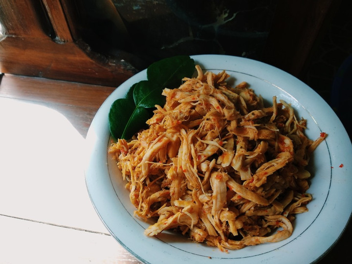 Bagaimana Menyiapkan Ayam Suwir Pedas Manis, Sempurna