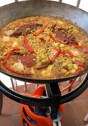 Una foto de Arroz con rape😋😋