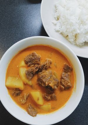 Hình của món Panang curry.
