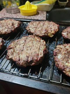 Una foto de Hamburguesas caseras 😋 #delantalcookpad2025 + #ebook2025