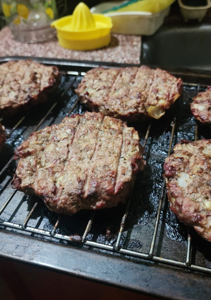Una foto de Hamburguesas caseras 😋 #delantalcookpad2025 + #ebook2025