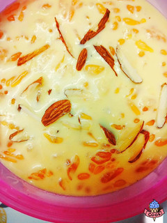 A picture of Orange kheer.