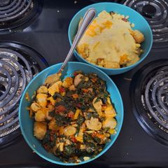 A picture of Benny Breakfast Bowls.